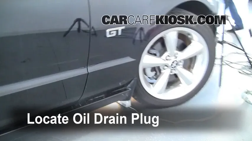 2006 Ford Mustang GT 4.6L V8 Coupe Oil Change Oil and Oil Filter